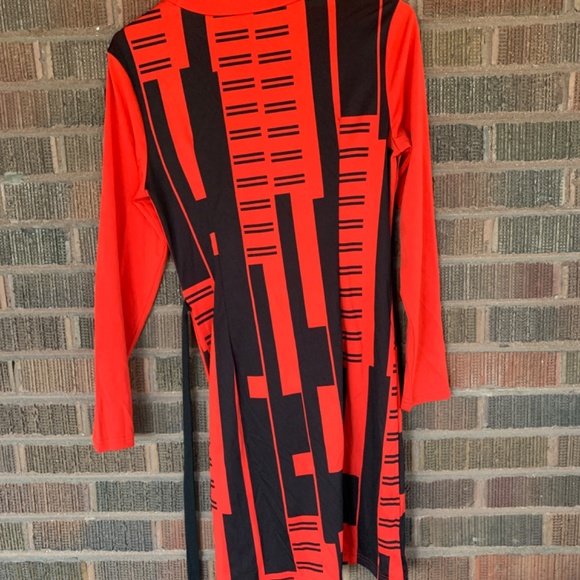 Geometric Style Tops - Picture 3 of 4